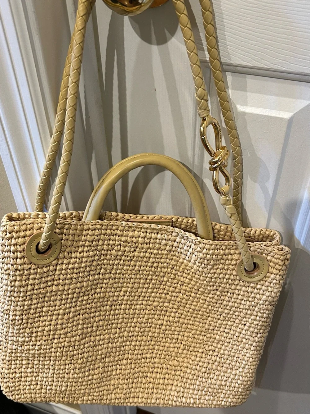 N/A features braided
